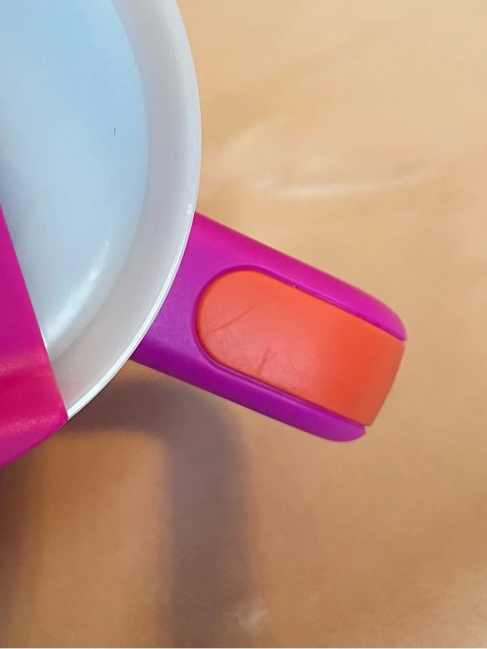Stanley H2.0 Flowstate Quencher Tumbler in ‘Vivid Violet’ - Picture 11 of 13
